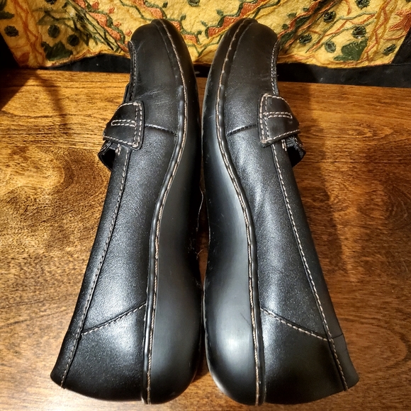 Clark's Women's Slip On Leather Shoe | Size 6W - Picture 5 of 6